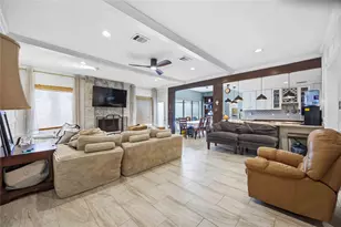 5422 Windy Lake Dr, Houston, TX 77345 - Photo 9