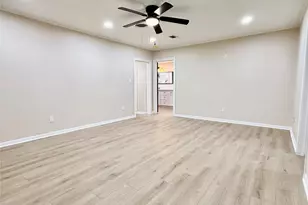 300 Dunnam Ave, Cleveland, TX 77327 - Photo 17