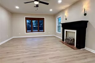 300 Dunnam Ave, Cleveland, TX 77327 - Photo 11