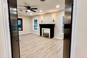 300 Dunnam Ave, Cleveland, TX 77327 - Photo 9