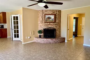 1518 Neptune Ln, Houston, TX 77062 - Photo 3