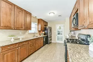 1518 Neptune Ln, Houston, TX 77062 - Photo 11