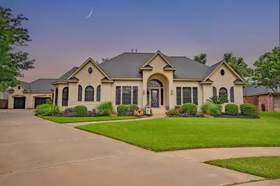 56 English Oak Court, Lake Jackson, TX 77566 - Photo 1