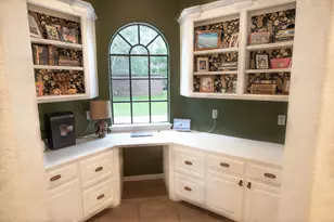 56 English Oak Ct, Lake Jackson, TX 77566 - Photo 17