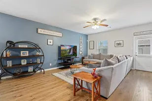 2317 Thunderbolt Peak Dr, Rosharon, TX 77583 - Photo 7