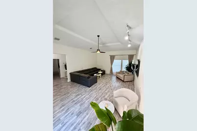 11743 Wickhollow Lane, Houston, TX 77043 - Photo 9