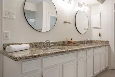 11743 Wickhollow Lane, Houston, TX 77043 - Photo 21