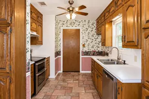 828 Armadillo Dr, Lorena, TX 76655 - Photo 11