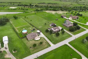 3026 Dee's Cir, Sealy, TX 77474 - Photo 41