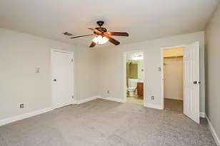 17263 Saturn Ln, Houston, TX 77058 - Photo 9