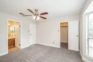 17263 Saturn Ln, Houston, TX 77058 - Photo 11