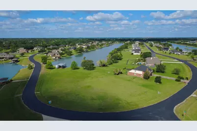 226 Lago Circle Drive N, Santa Fe, TX 77517 - Photo 1