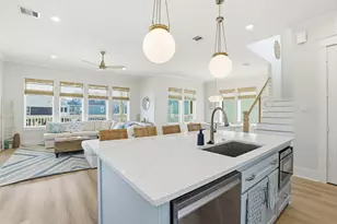 4010 Miramar Ct, Galveston, TX 77554 - Photo 9