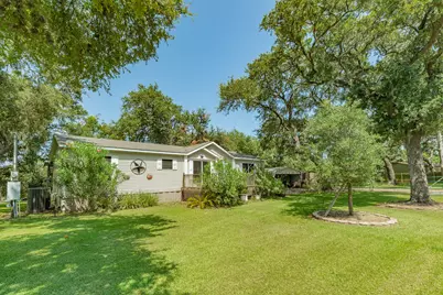 2910 Shady Creek Lane, Oyster Creek, TX 77541 - Photo 3