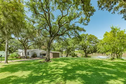 2910 Shady Creek Lane, Oyster Creek, TX 77541 - Photo 23