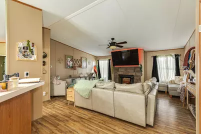 2910 Shady Creek Lane, Oyster Creek, TX 77541 - Photo 7