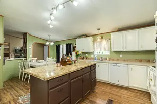 2910 Shady Creek Ln, Oyster Creek, TX 77541 - Photo 11