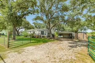 2910 Shady Creek Ln, Oyster Creek, TX 77541 - Photo 3