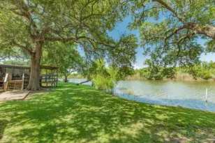 2910 Shady Creek Ln, Oyster Creek, TX 77541 - Photo 25