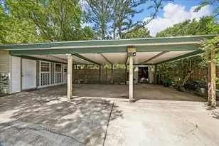 2410 Clark Dr, La Marque, TX 77568 - Photo 9