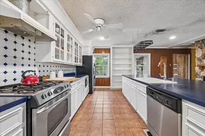 2410 Clark Drive, La Marque, TX 77568 - Photo 3