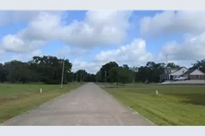 401 Rancho Chico Trail, Angleton, TX 77515 - Photo 3