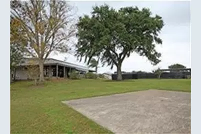 401 Rancho Chico Trail, Angleton, TX 77515 - Photo 15