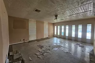 5327 Knotty Oaks Trail, Houston, TX 77045 - Photo 13