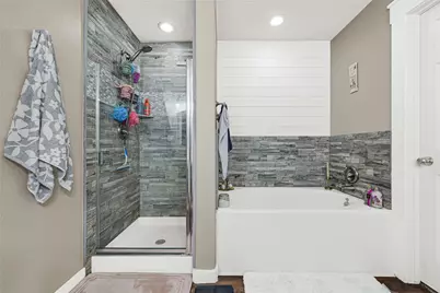 9825 Hyacinth Way, Conroe, TX 77385 - Photo 17