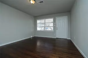 10322 Cathedral Dr, Houston, TX 77051 - Photo 3