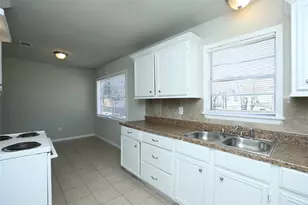 10322 Cathedral Dr, Houston, TX 77051 - Photo 9