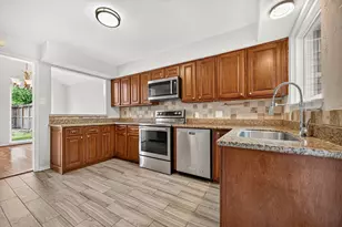 3079 Hazy Park Dr, Houston, TX 77082 - Photo 19