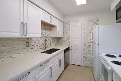 5929 Queensloch Drive #132, Houston, TX 77096 - Photo 7