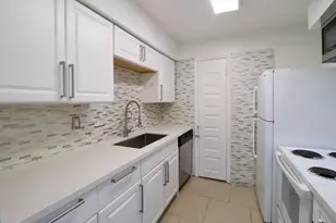 5929 Queensloch Dr, Houston, TX 77096 - Photo 7