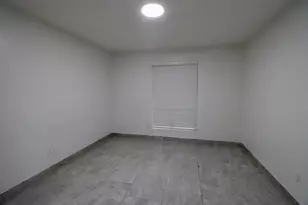 5929 Queensloch Dr, Houston, TX 77096 - Photo 11