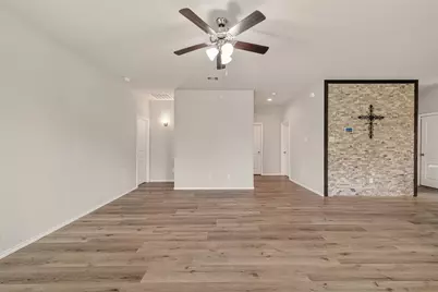 6006 Briarstone Bay Drive, Katy, TX 77449 - Photo 11