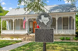 1216 Live Oak St, Columbus, TX 78934 - Photo 3