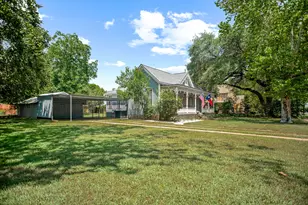 1216 Live Oak St, Columbus, TX 78934 - Photo 5