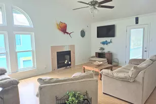 953 Sea Breeze, Crystal Beach, TX 77650 - Photo 3