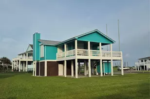 953 Sea Breeze, Crystal Beach, TX 77650 - Photo 37