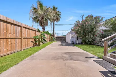 1820 Market Street #2, Galveston, TX 77550 - Photo 27