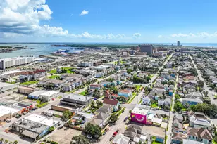1820 Market St, Galveston, TX 77550 - Photo 35
