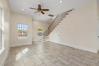 2002 Lynnfield Unit B Street, Houston, TX 77093 - Photo 11