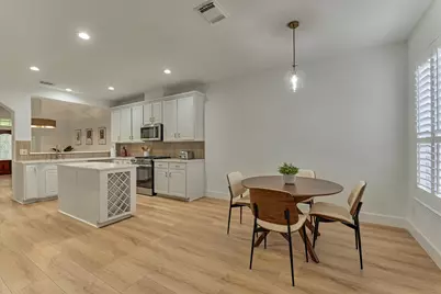 27 Medley Lane, The Woodlands, TX 77382 - Photo 15