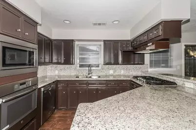 1002 Avenue L, South Houston, TX 77587 - Photo 9