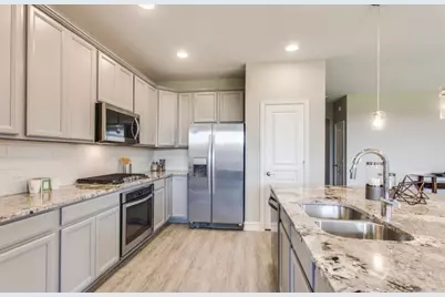 13802 Ballast Green Dr, Texas City, TX 77568 - Photo 3