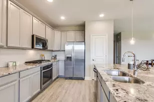 13802 Ballast Grn Dr, Texas City, TX 77568 - Photo 3