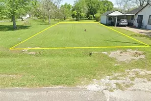 2805 Sims Ave, Bay City, TX 77414 - Photo 1