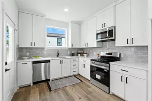 131 S Virginia Ave, La Porte, TX 77571 - Photo 3