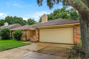 15818 Castorglen Dr, Webster, TX 77598 - Photo 3